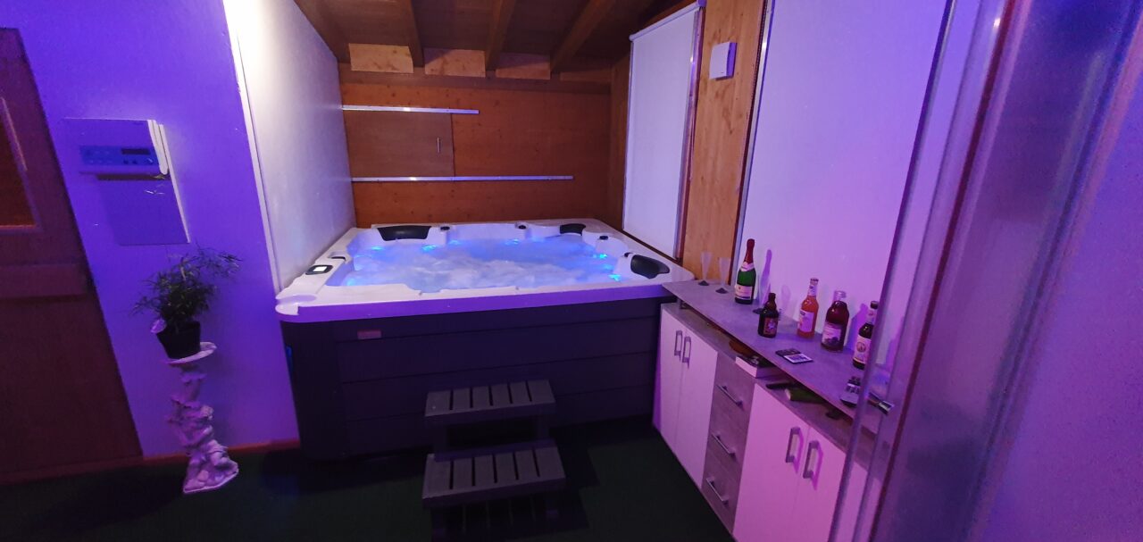 Indoor Whirlpool LED beleuchtet