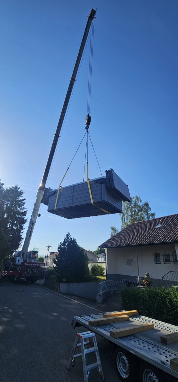 Swim Spa Schluchsee Aufstellung mit Kran in Dauchingen