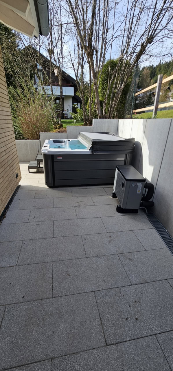 Anschluss der Inverpac PX 09 Wärmepumpe am Whirlpool Geroldsau in Tennenbronn