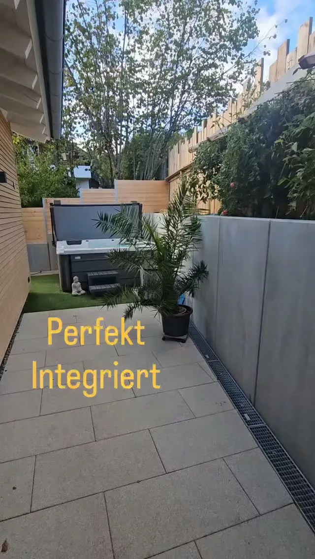 ✨ Wellness, die sich perfekt in den Garten einfügt.

Der Whirlpool Geroldsau wurde mit Premium I-Lifter und InverPac 09 Wärmepumpe stilvoll hinter dem Haus integriert. 🫧🌿

Dank durchdachtem Sichtschutz und ausreichend Privatsphäre ist hier eine ganz persönliche Wellness-Oase entstanden – perfekt zum Entspannen und Abschalten.

Von der Planung bis zur Umsetzung: realisiert von Black Forest Pools Gengenbach. 

#BlackForestPools #wellnesszuhause #SpaMomente #OutdoorWellness #Whirlpool