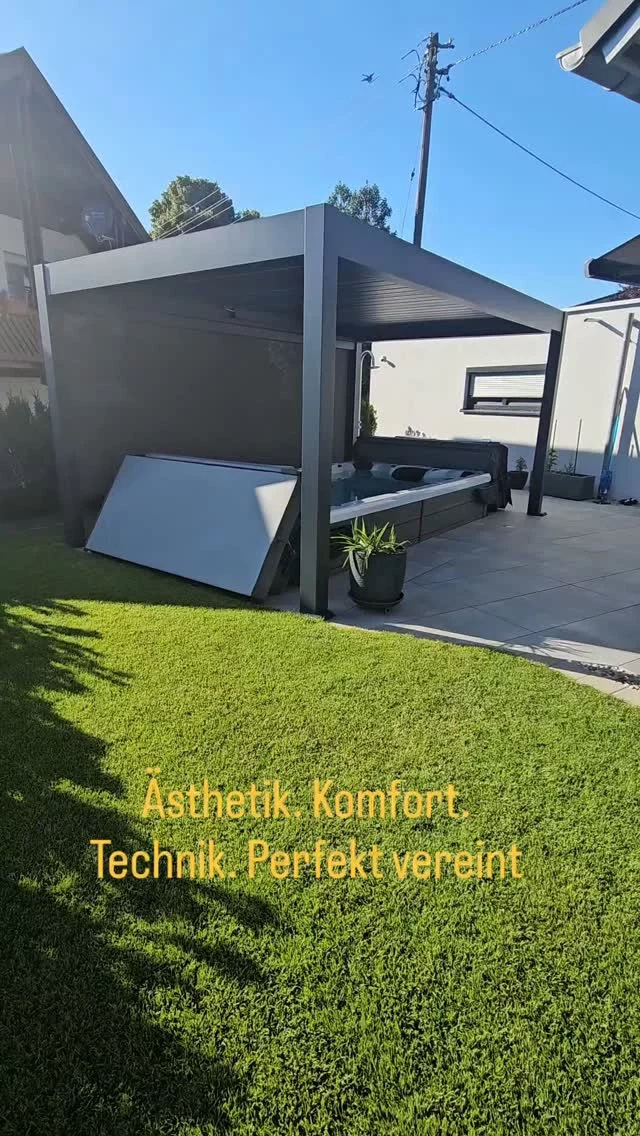 Ein Gartenprojekt, das keine Wünsche offenlässt. ✨

Dieser 2/3 eingelassene Swim Spa Schluchsee fügt sich dank der maßgefertigten L-Steine-Wanne harmonisch in den Garten ein. Für eine elegante Optik und optimalen Schutz sorgt das individuell angepasste Lamellendach „Schwarzwald Eleganz“ – beides von Black Forest Pools.

Das Besondere: Die leistungsstarke Wärmepumpe ist unsichtbar über unterirdisch verlegte Leitungen mit dem Swim Spa verbunden. So wird das Gesamtbild nicht gestört – und der Swim Spa kann je nach Jahreszeit effizient beheizt oder sogar gekühlt werden.

Perfekte Planung. Zeitloses Design. Premium-Qualität von Black Forest Pools.

#BlackForestPools #SwimSpa #Gartendesign #WellnessZuhause #OutdoorLiving