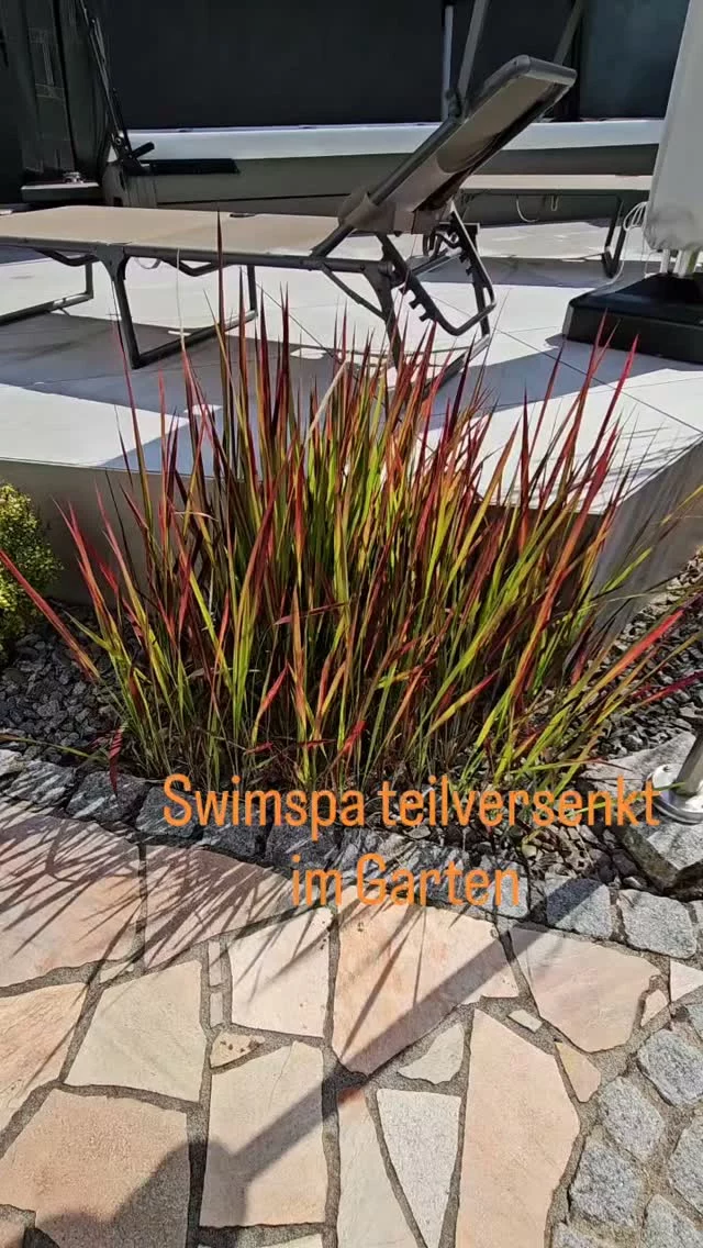 Einen SwimSpa teilversenkt im Garten zu installieren, bringt viele Vorteile mit sich. ✨

💦 Angenehmer Einstieg – fast ebenerdig und besonders komfortabel.
🌿 Harmonische Integration in den Garten – für eine hochwertige und elegante Optik.
🏡 Ein echtes Highlight, das Wellness und Design perfekt verbindet.

Und wenn der SwimSpa von Black Forest Pools ist, wird aus einem Garten ein ganz persönlicher Wohlfühlort. 💙

#SwimSpa #BlackForestPools #WellnessZuhause #OutdoorLiving #traumgarten