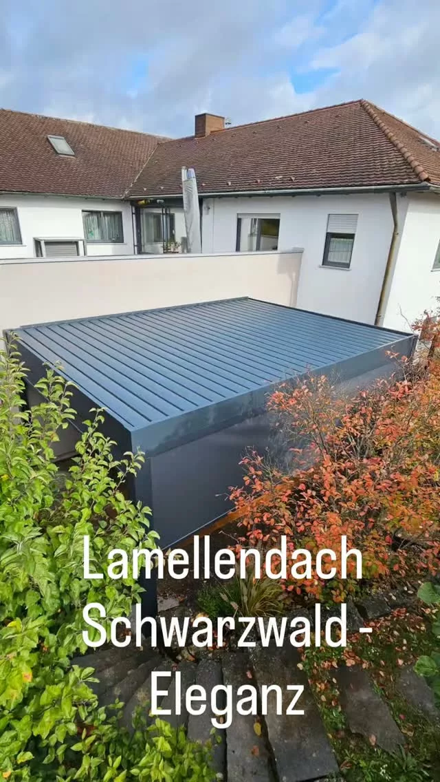 ✨ Modernes Design trifft auf maximale Funktionalität! ✨

Dieses Projekt von Black Forest Pools aus Gengenbach kann sich sehen lassen! 🔥

🏡 Lamellendach in RAL 7016 (Anthrazit) 📐 Maße: 6,00 × 4,50 m 📏 Sonderhöhe: 3,00 m statt der Standardhöhe von 2,70 m 💪 Nur 4 Pfosten für diese beeindruckende Größe ☀️ 3 elektrische ZIP-Rollos für optimalen Sonnen- und Sichtschutz 💡 Integrierte LED-Lichtbänder in den Lamellen für stimmungsvolle Beleuchtung

Ein durchdachtes Design, klare Linien und hochwertige Ausstattung – ein rundum gelungenes Projekt! 👌

#Lamellendach #Terrassenüberdachung #BlackForestPools #OutdoorLiving #terrassendächer